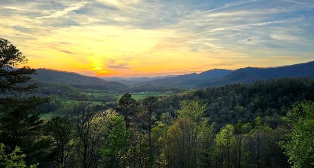 299 Bethabara View, Hayesville, NC 28904