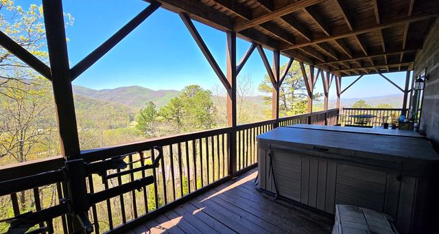 299 Bethabara View, Hayesville, NC 28904