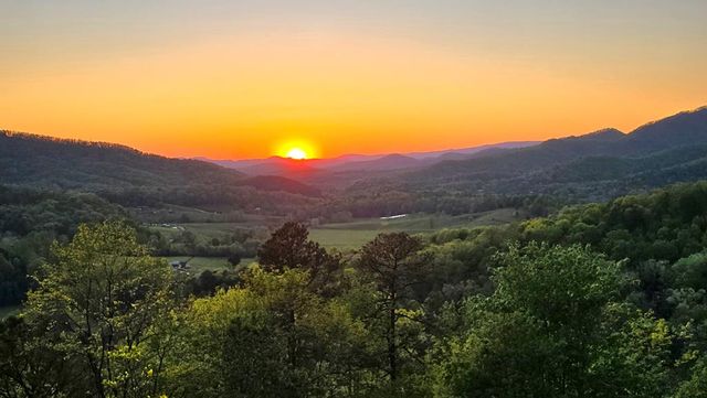 299 Bethabara View, Hayesville, NC 28904