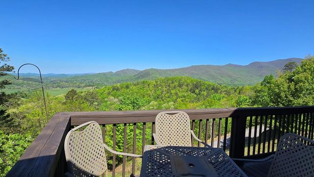 299 Bethabara View, Hayesville, NC 28904