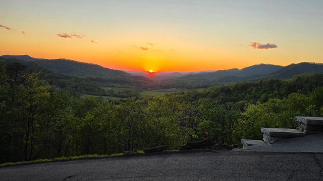 299 Bethabara View, Hayesville, NC 28904