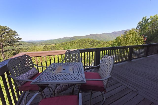 299 Bethabara View, Hayesville, NC 28904