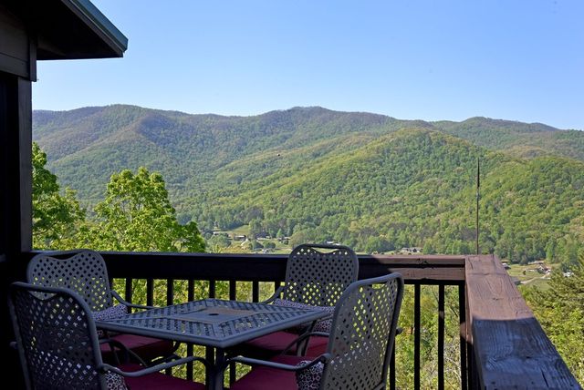 299 Bethabara View, Hayesville, NC 28904
