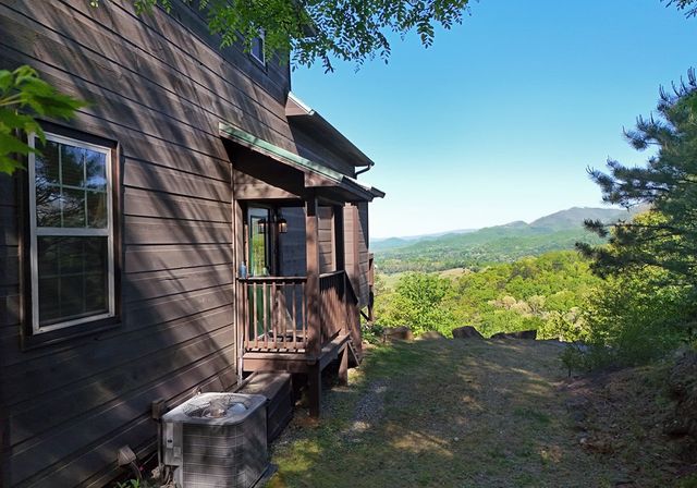 299 Bethabara View, Hayesville, NC 28904
