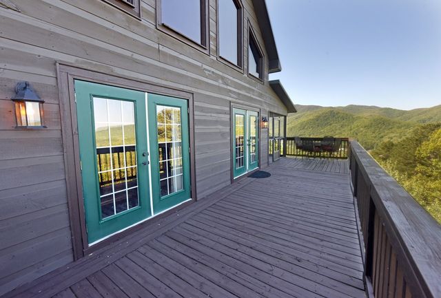 299 Bethabara View, Hayesville, NC 28904