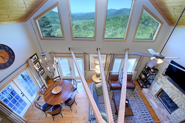 299 Bethabara View, Hayesville, NC 28904