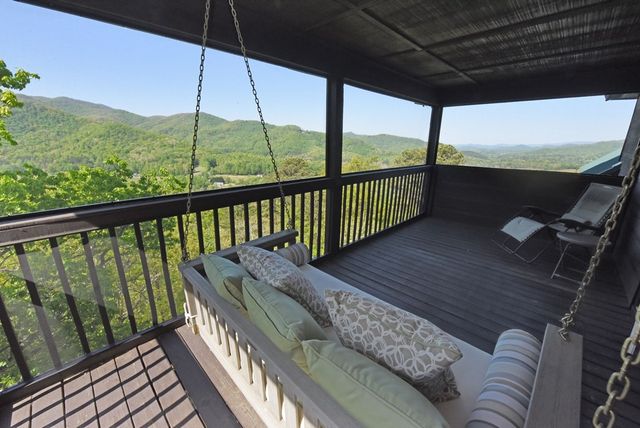 299 Bethabara View, Hayesville, NC 28904