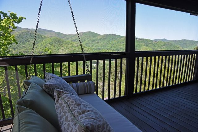 299 Bethabara View, Hayesville, NC 28904