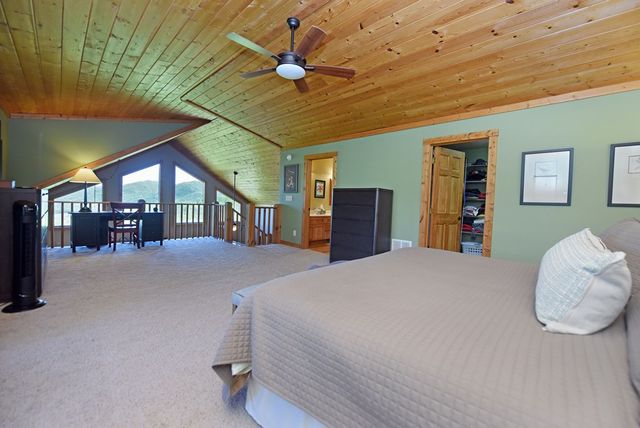 299 Bethabara View, Hayesville, NC 28904