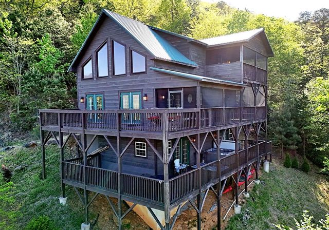 299 Bethabara View, Hayesville, NC 28904