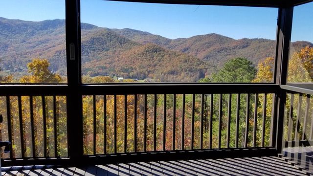 299 Bethabara View, Hayesville, NC 28904