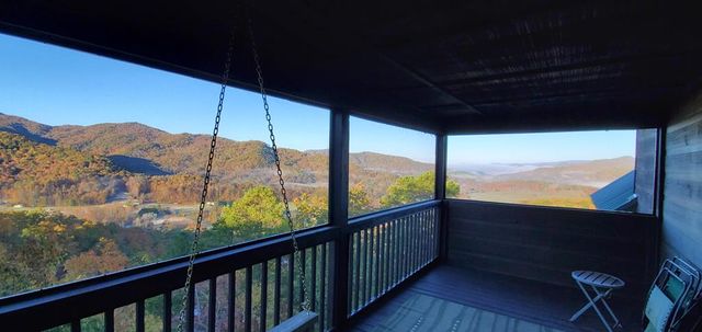 299 Bethabara View, Hayesville, NC 28904
