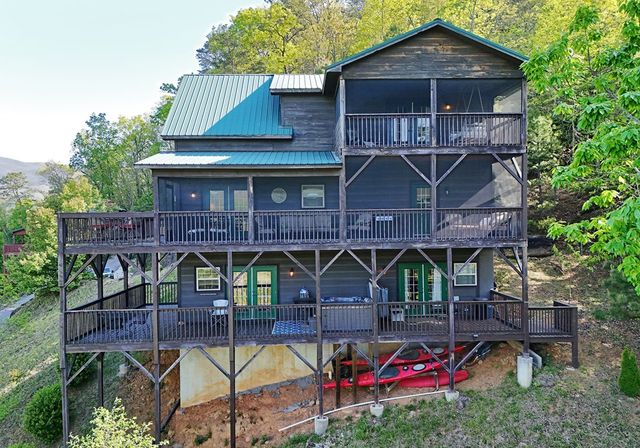 299 Bethabara View, Hayesville, NC 28904
