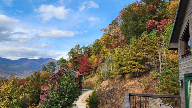 299 Bethabara View, Hayesville, NC 28904