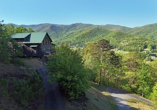 299 Bethabara View, Hayesville, NC 28904
