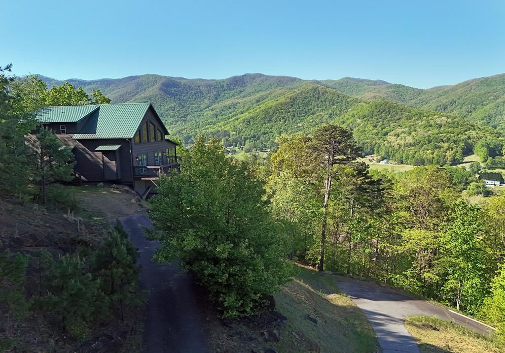 299 Bethabara View, Hayesville, NC 28904