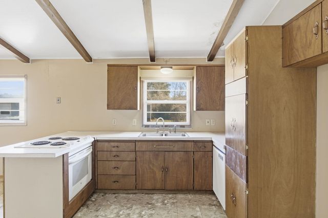 2314 S Farm Road 123, Springfield, MO 65807