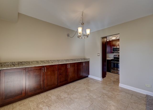 1460 Fairlane Drive 229, Schaumburg, IL 60193