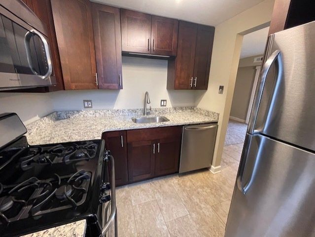 1460 Fairlane Drive 229, Schaumburg, IL 60193