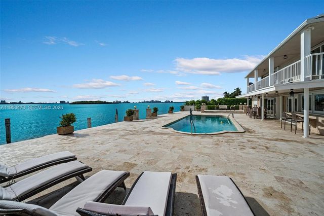 1990 NE 119th Rd, North Miami, FL 33181