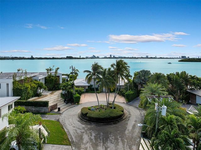 1990 NE 119th Rd, North Miami, FL 33181