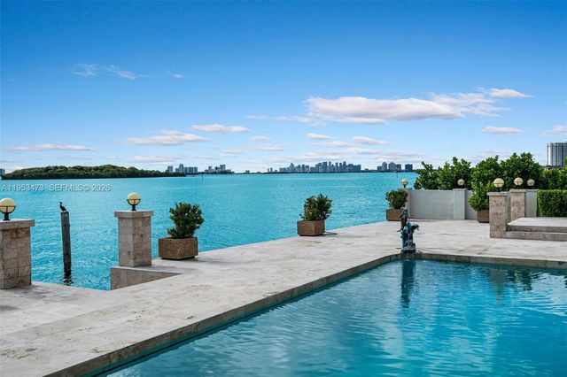 1990 NE 119th Rd, North Miami, FL 33181