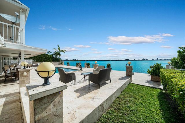 1990 NE 119th Rd, North Miami, FL 33181