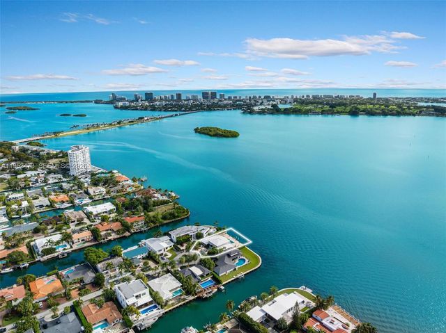 1990 NE 119th Rd, North Miami, FL 33181