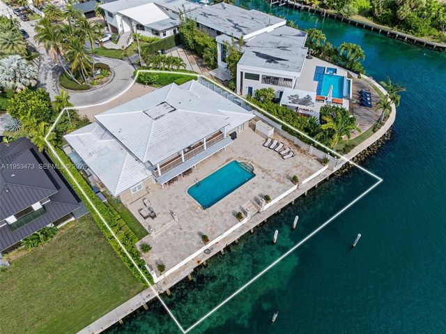 1990 NE 119th Rd, North Miami, FL 33181