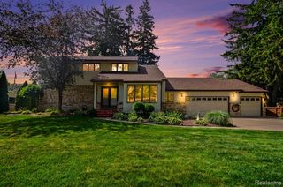 52905 Heatherway Drive, Utica, MI 48316