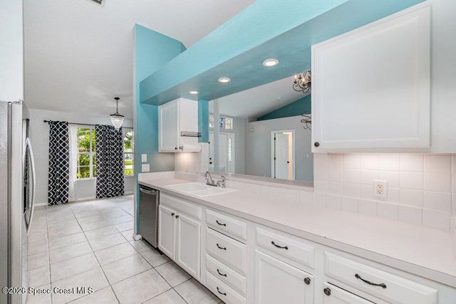 826 Roger Avenue NW, Palm Bay, FL 32907