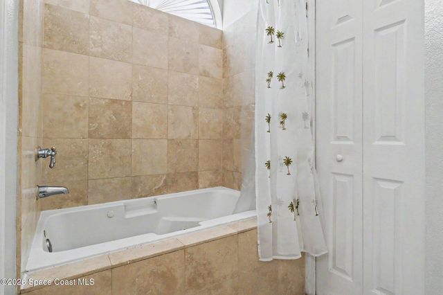 826 Roger Avenue NW, Palm Bay, FL 32907