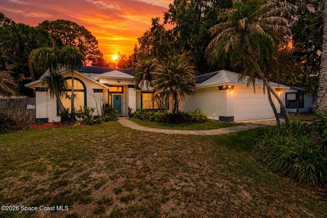 826 Roger Avenue NW, Palm Bay, FL 32907