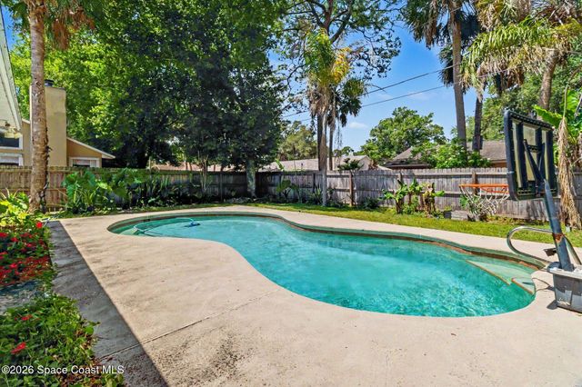 826 Roger Avenue NW, Palm Bay, FL 32907