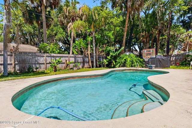 826 Roger Avenue NW, Palm Bay, FL 32907