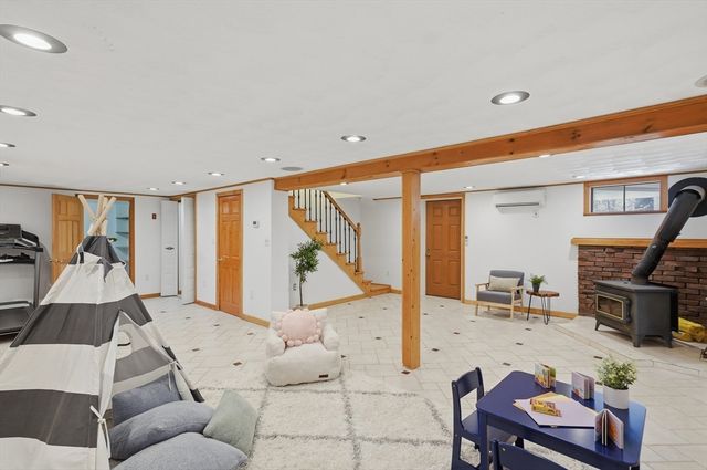 72 Crimson Road, Billerica, MA 01821