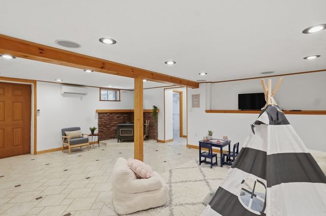 72 Crimson Road, Billerica, MA 01821