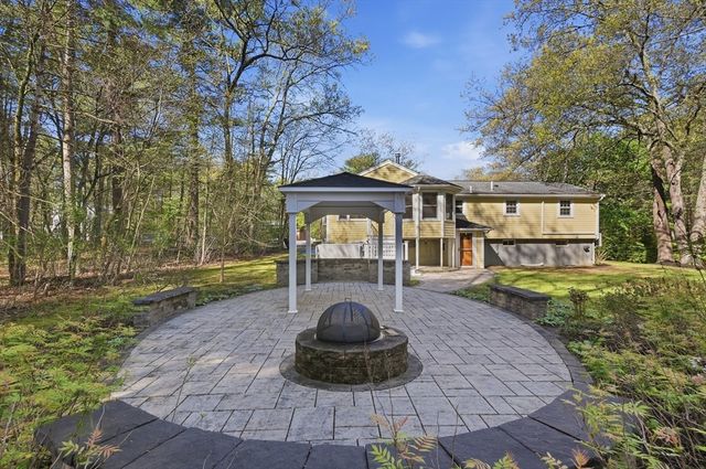 72 Crimson Road, Billerica, MA 01821