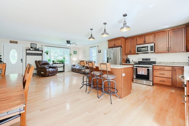 30 Town Farm Rd, North Brookfield, MA 01535