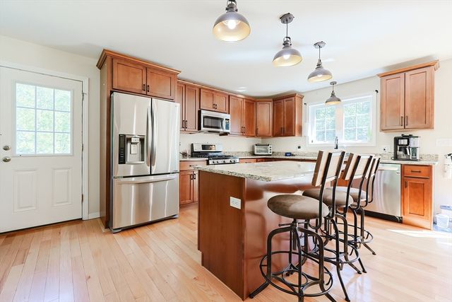 30 Town Farm Rd, North Brookfield, MA 01535
