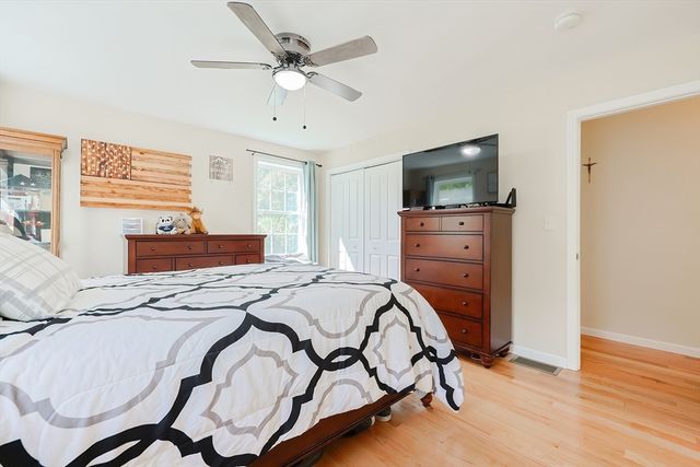 30 Town Farm Rd, North Brookfield, MA 01535