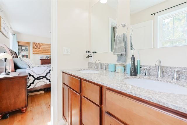 30 Town Farm Rd, North Brookfield, MA 01535