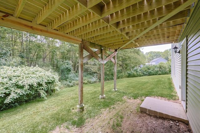 30 Town Farm Rd, North Brookfield, MA 01535