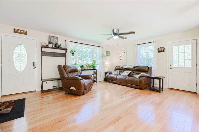 30 Town Farm Rd, North Brookfield, MA 01535