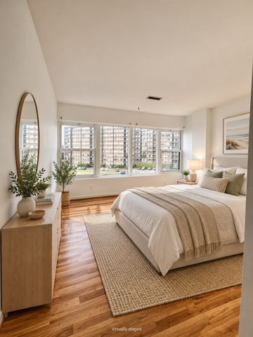 1 Seal Harbor 413, Winthrop, MA 02152