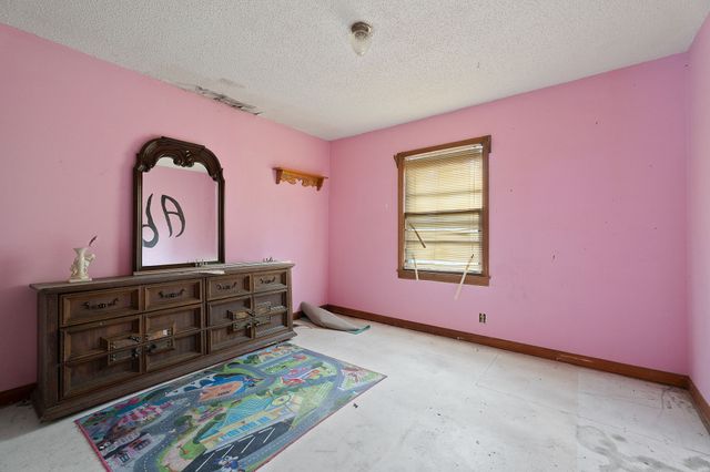 2385 Midway Rd, Smithville, TN 37166