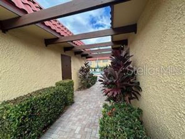 1845 S HIGHLAND AVENUE 15, Largo, FL 33756
