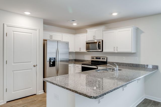 1830 Wildhorse Drive, Dalzell, SC 29040