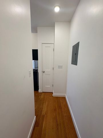 16 Fifth Street 11, Chelsea, MA 02150