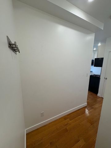 16 Fifth Street 11, Chelsea, MA 02150